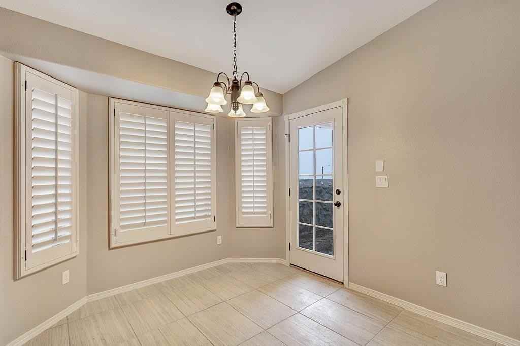 6097 Vintage St - Photo 6 of 38