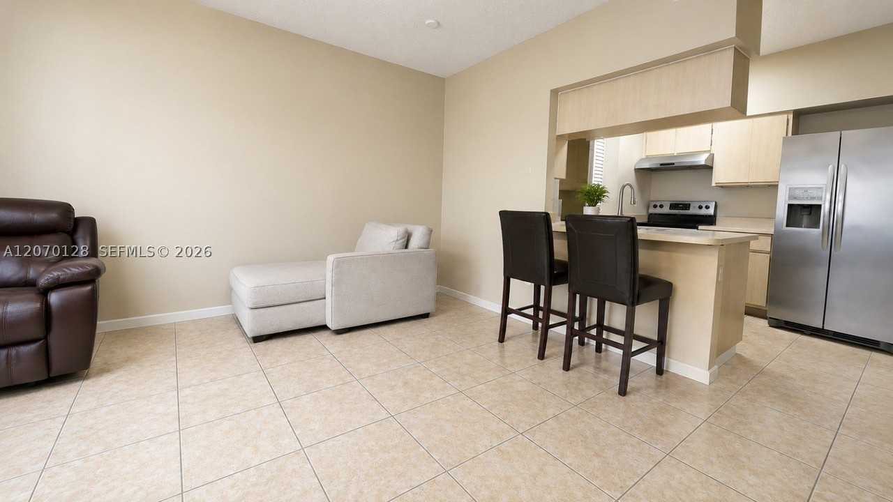 18332 Nw 68th Ave #H - Photo 3 of 8