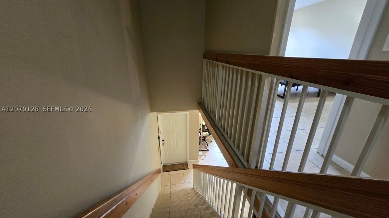 18332 Nw 68th Ave #H - Photo 5 of 8
