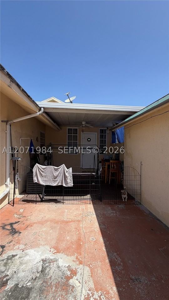 2027 Nw 1st Ter #R - Photo 5 of 18