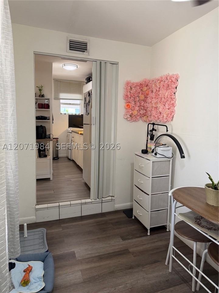 2027 Nw 1st Ter #R - Photo 6 of 18