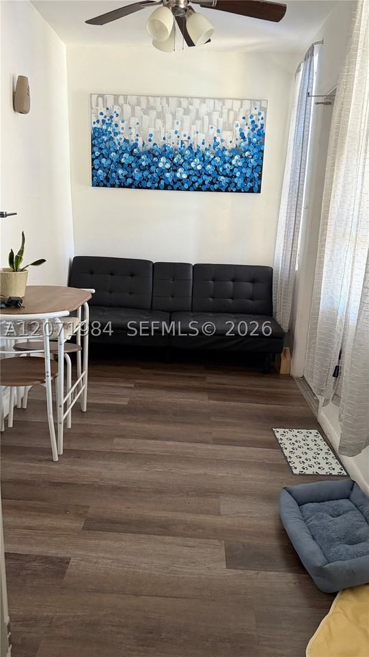 2027 Nw 1st Ter #R - Photo 7 of 18