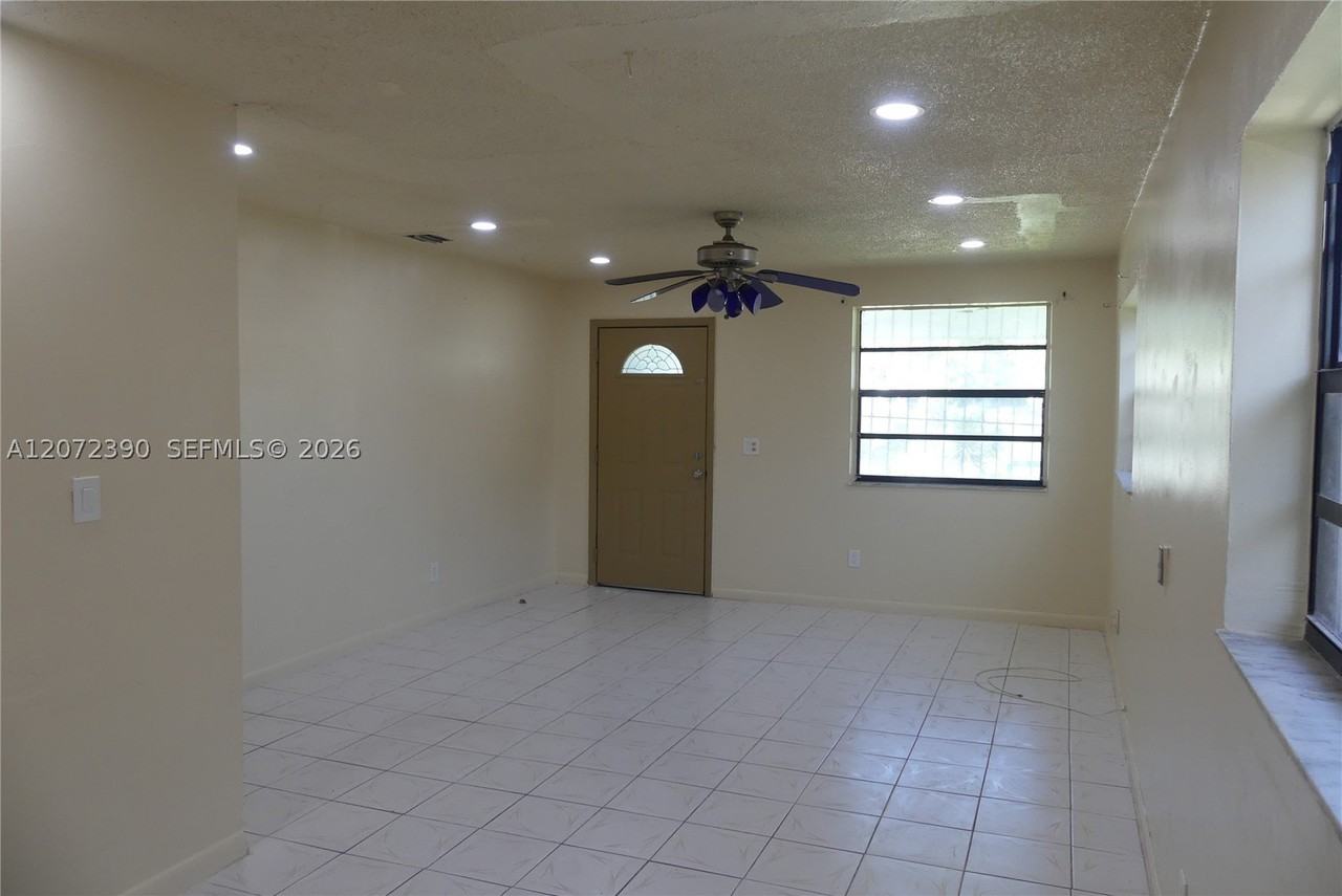 8130 Nw 14th Ct - Photo 4 of 22