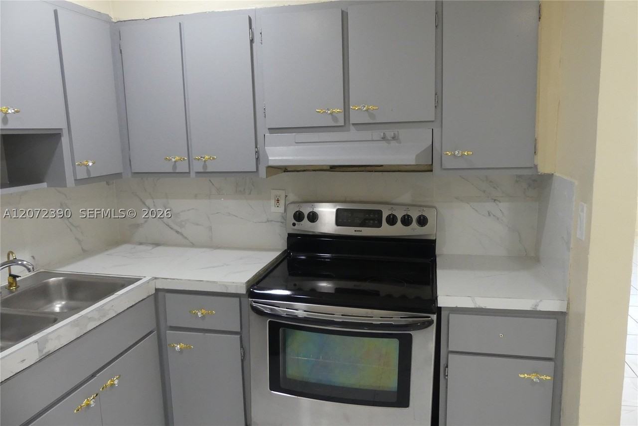 8130 Nw 14th Ct - Photo 6 of 22