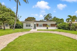 featured image of 1413 Funston St