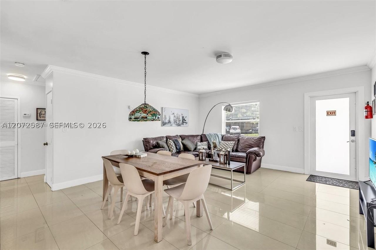 1413 Funston St - Photo 7 of 25