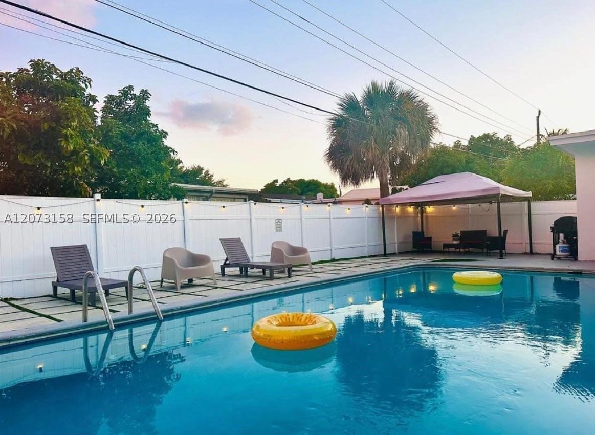 7904 Miramar Pkwy - Photo 2 of 23
