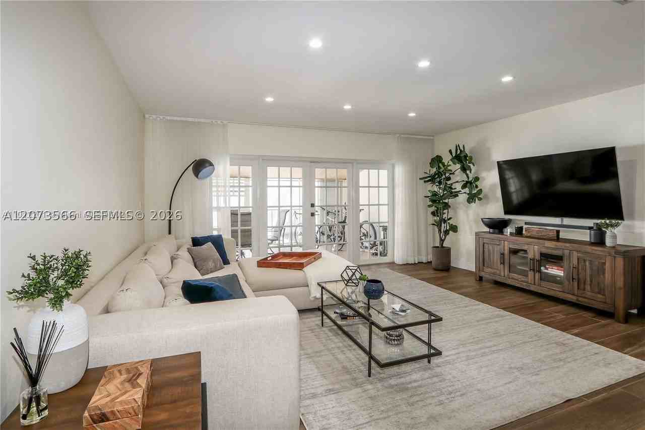 16509 Fox Den Ct - Photo 3 of 21