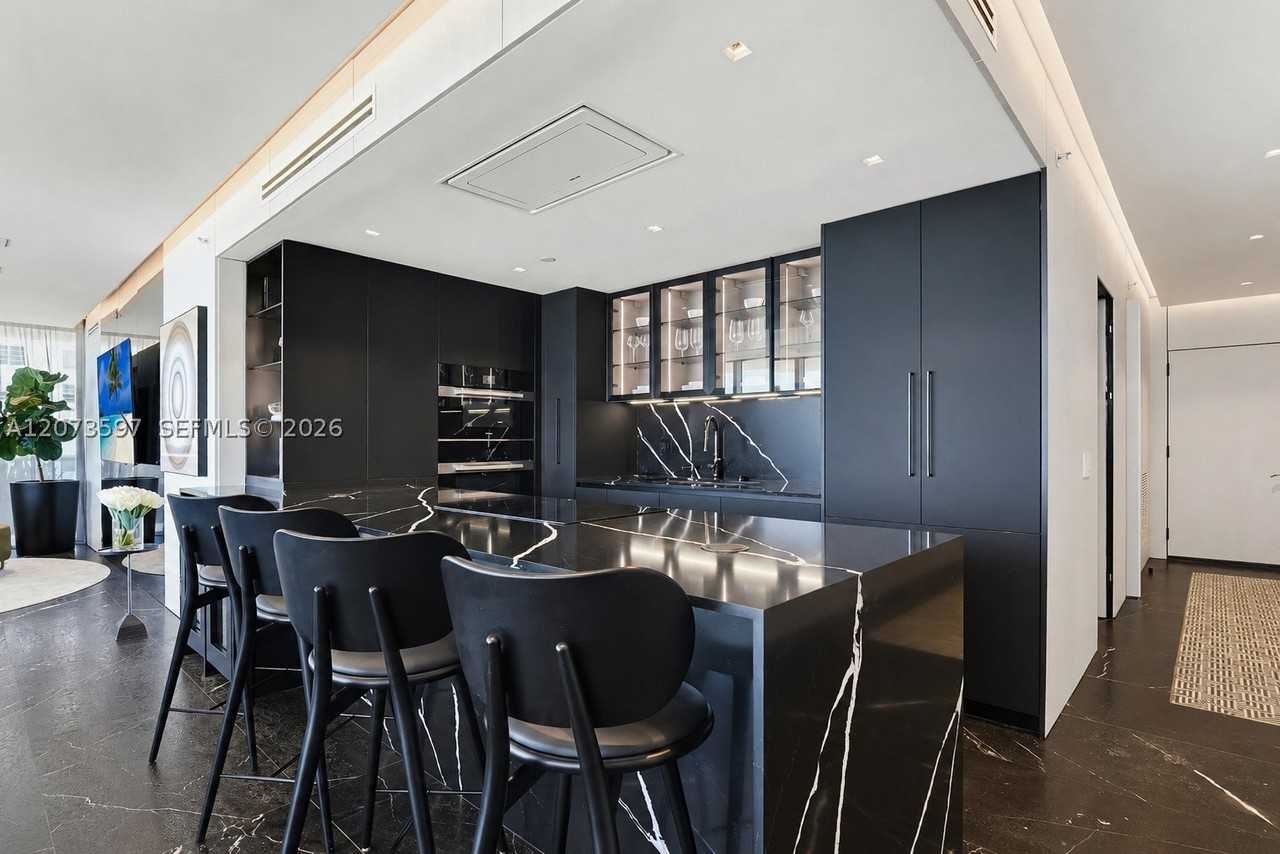 5875 Collins Ave #902 - Photo 6 of 26