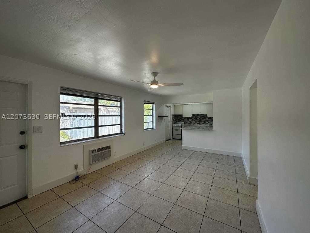2115 N 17th Ct #3 - Photo 5 of 13