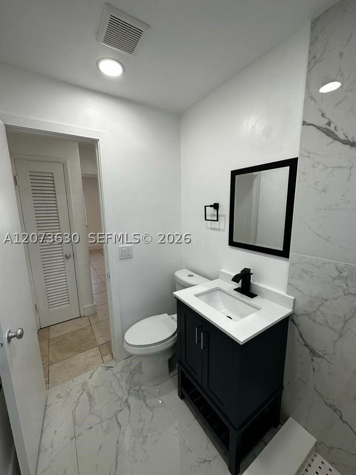 2115 N 17th Ct #3 - Photo 7 of 13
