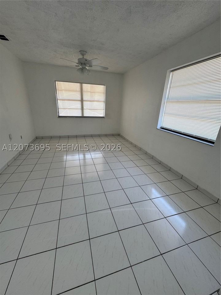 5530 E 6th Ave #101 - Photo 3 of 12