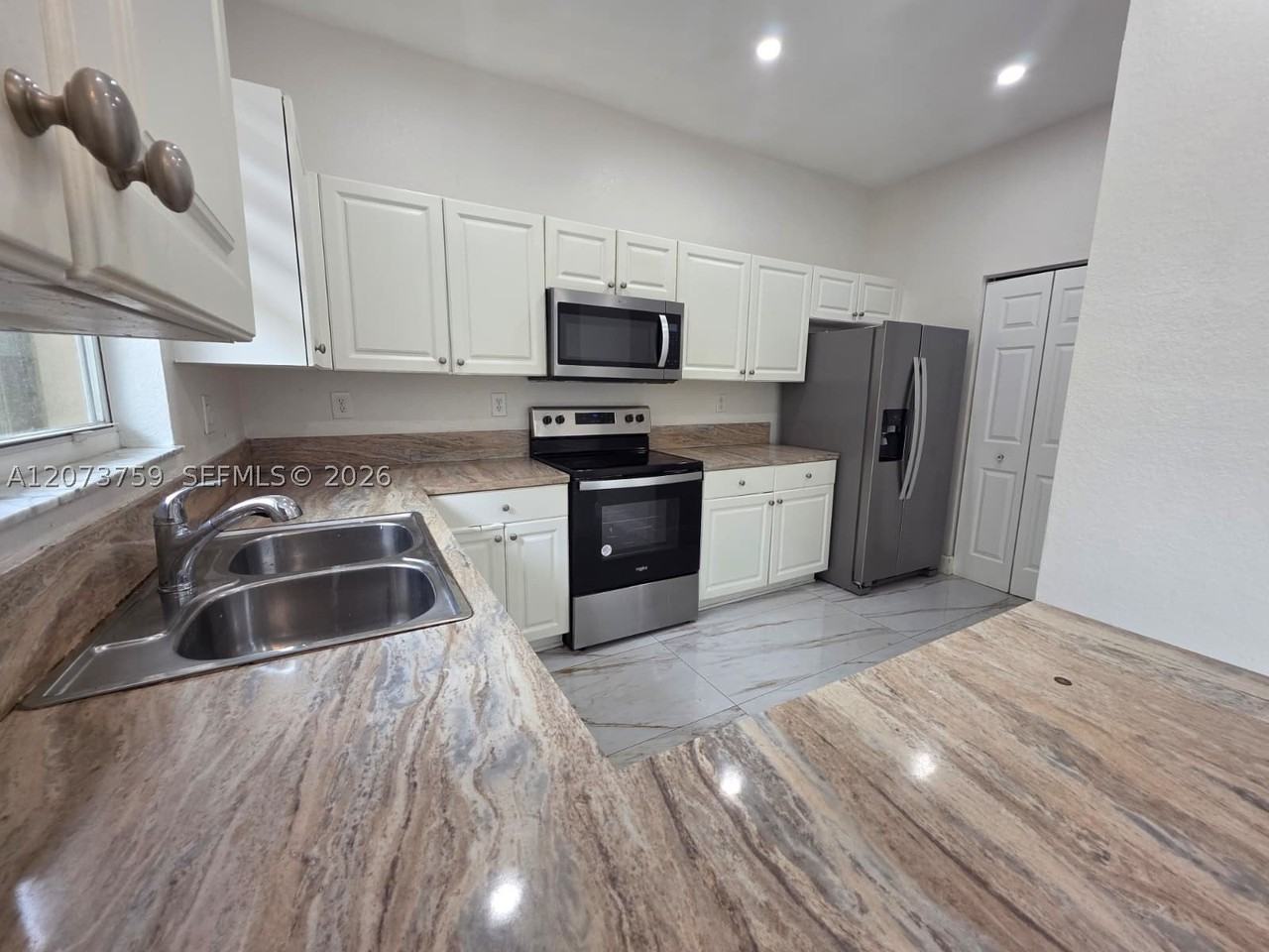 12822 Sw 135th St #12822 - Photo 4 of 30