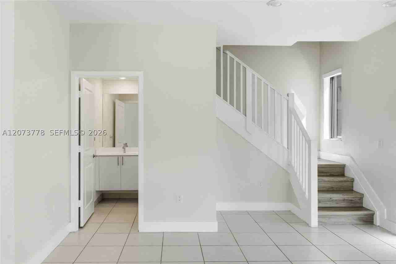 4426 Nw 83rd Pkwy #0 - Photo 7 of 43
