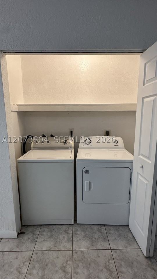 408 Ne 18th Ave #4 - Photo 7 of 13