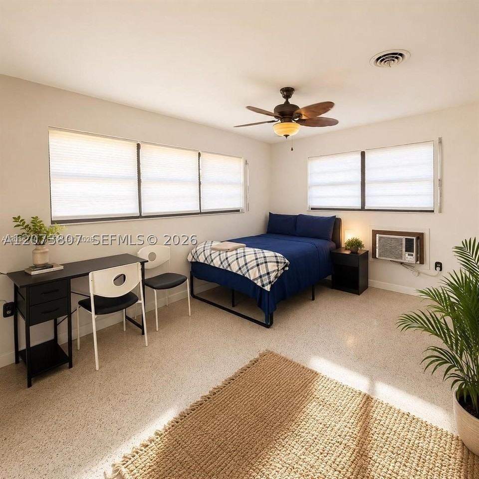 3202 Pierce St - Photo 6 of 9