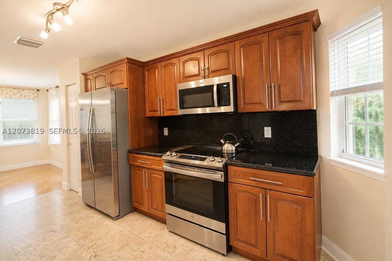 754 Ne 90th St #702 - Photo 4 of 13