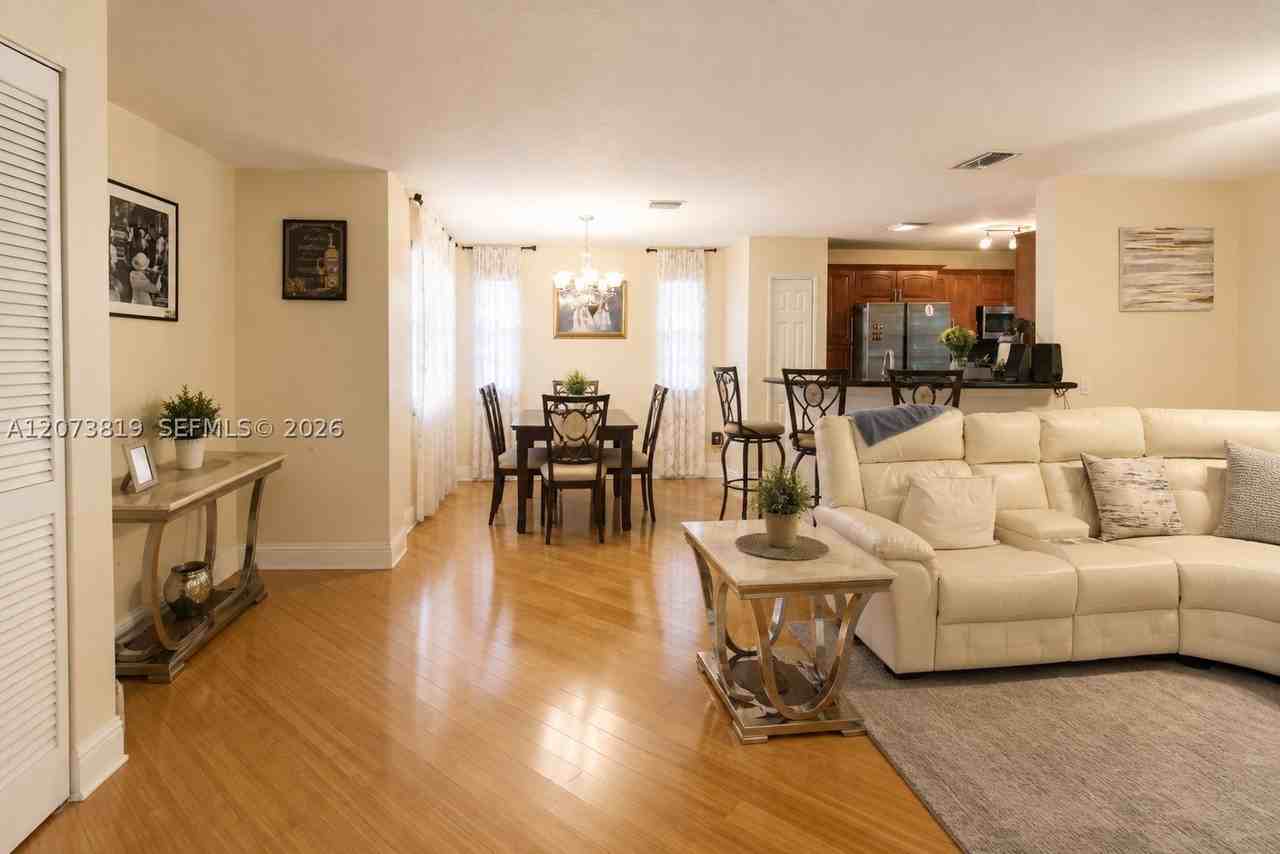 754 Ne 90th St #702 - Photo 5 of 13