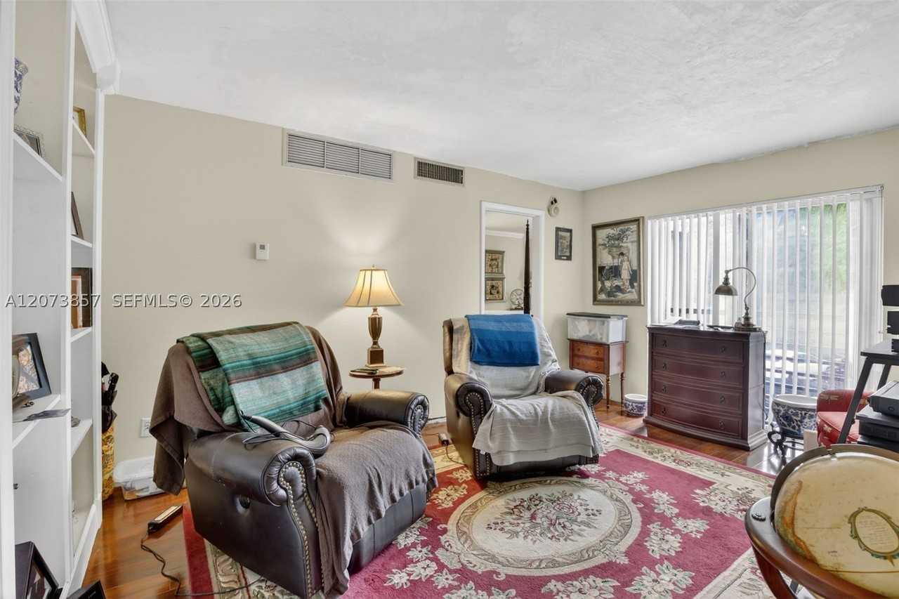 5240 Ne 6th Ave #H26 - Photo 2 of 42