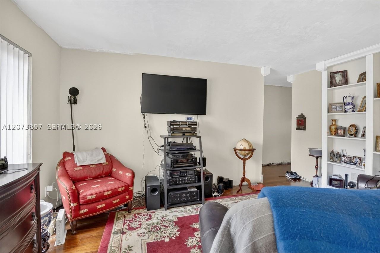 5240 Ne 6th Ave #H26 - Photo 4 of 42