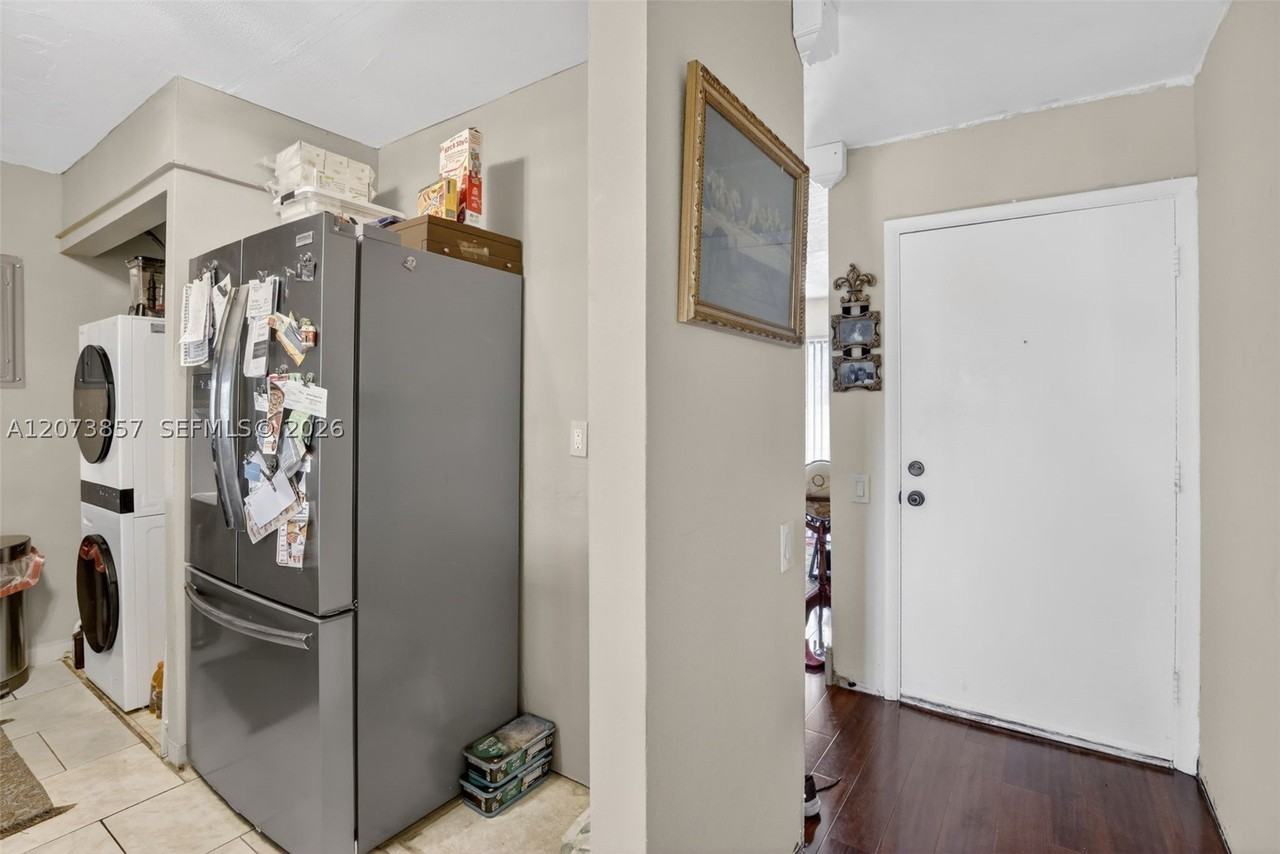 5240 Ne 6th Ave #H26 - Photo 5 of 42