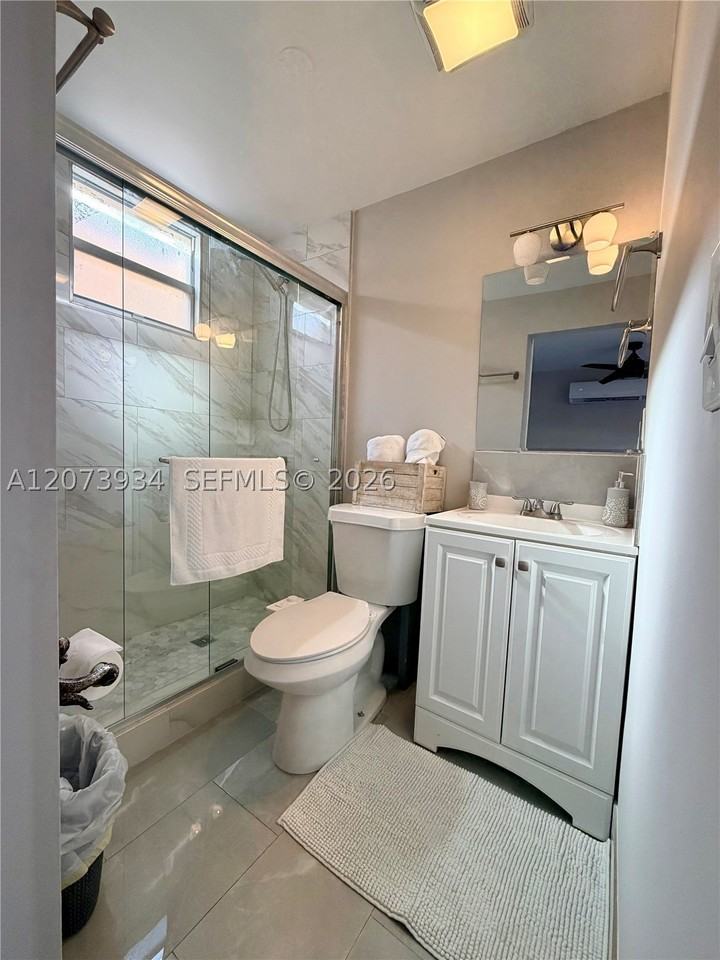 361 Sw 20th Rd #B - Photo 3 of 10