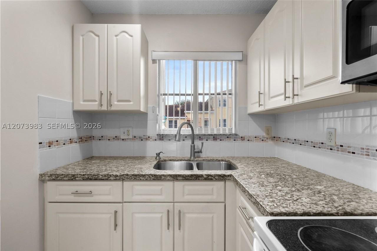 330 Nw 114th Ave #7-105 - Photo 4 of 25
