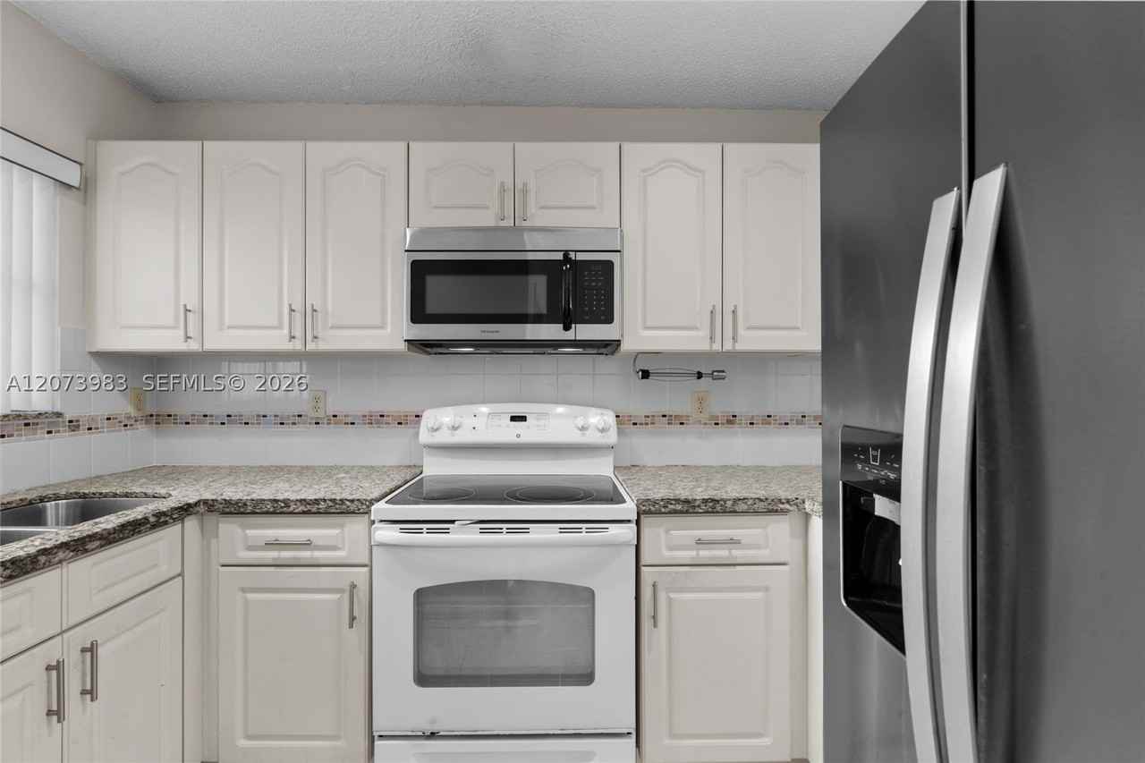 330 Nw 114th Ave #7-105 - Photo 5 of 25