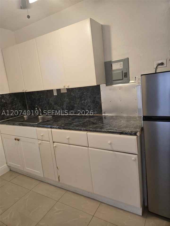 7785 Sw 36th St #BACK - Photo 7 of 9