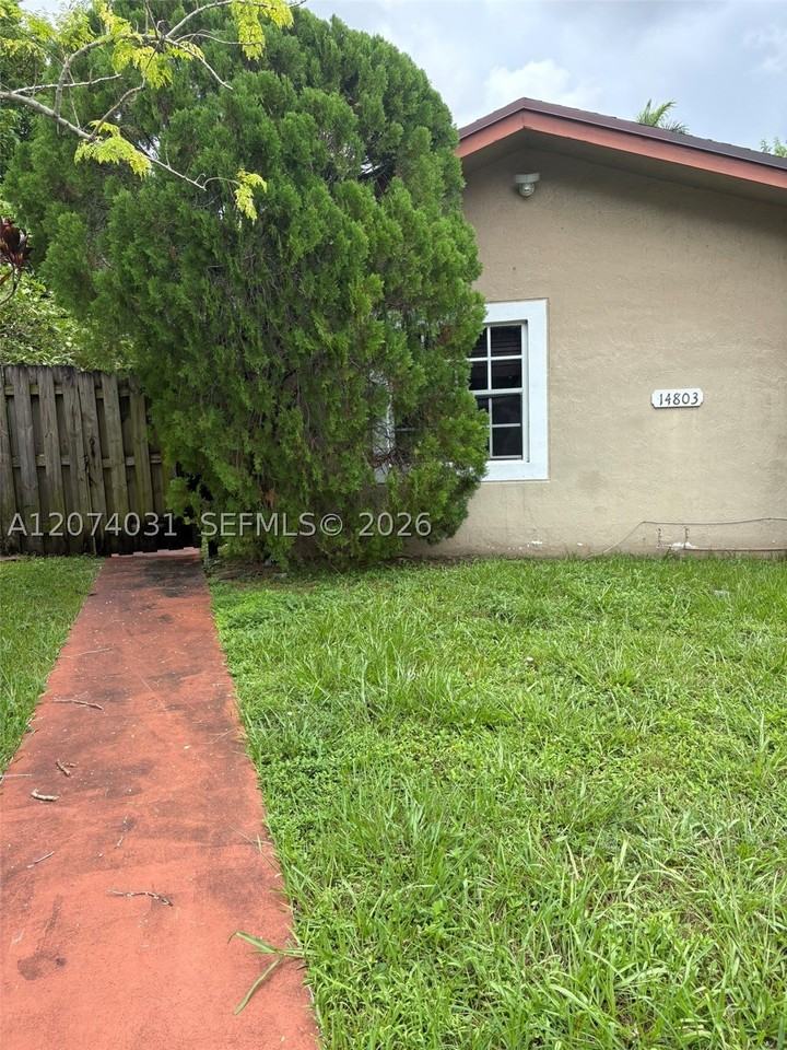 14803 Ne 7th Ave - Photo 2 of 22