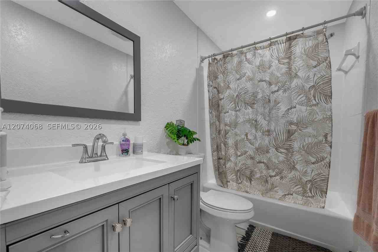 5712 Monroe St - Photo 5 of 25