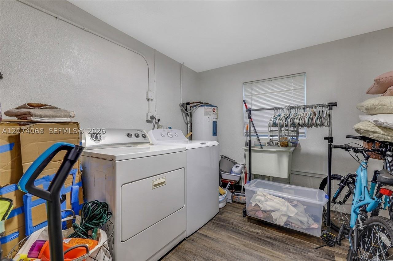 5712 Monroe St - Photo 7 of 25
