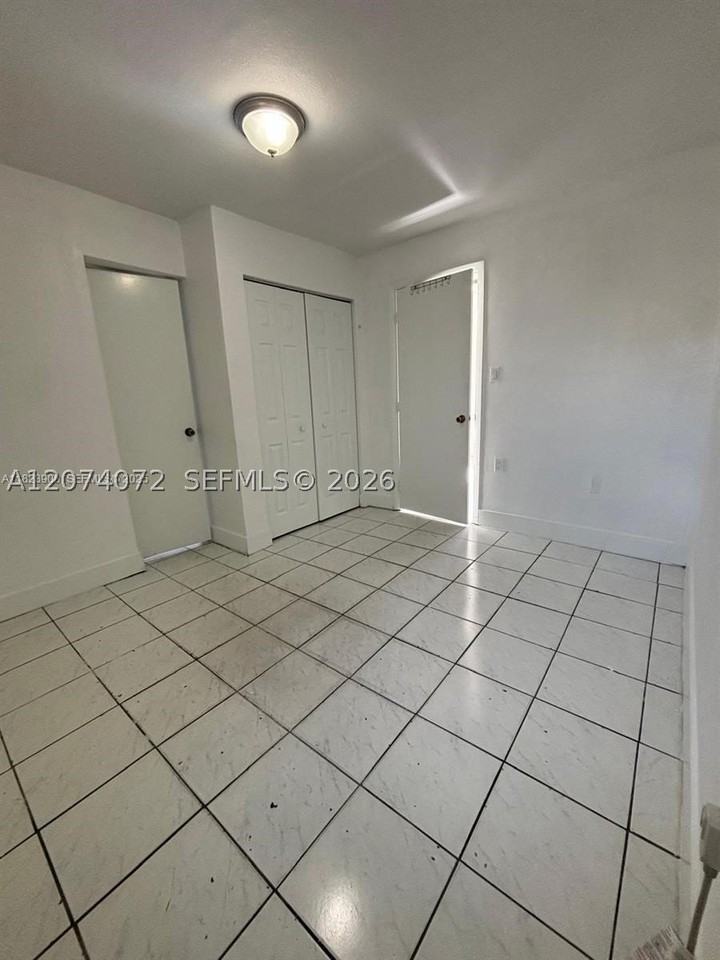 1660 Sw 24th Ave #0 - Photo 4 of 14