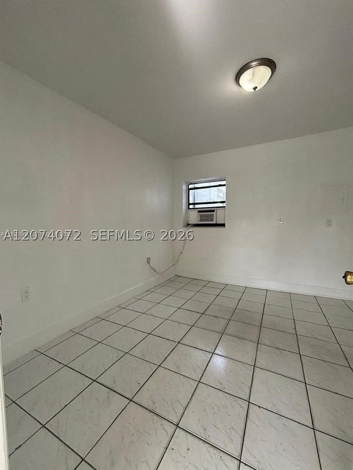 1660 Sw 24th Ave #0 - Photo 6 of 14