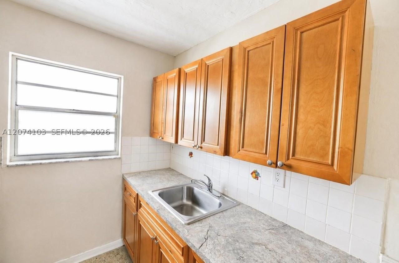 2315 W Okeechobee Rd #304 - Photo 2 of 8
