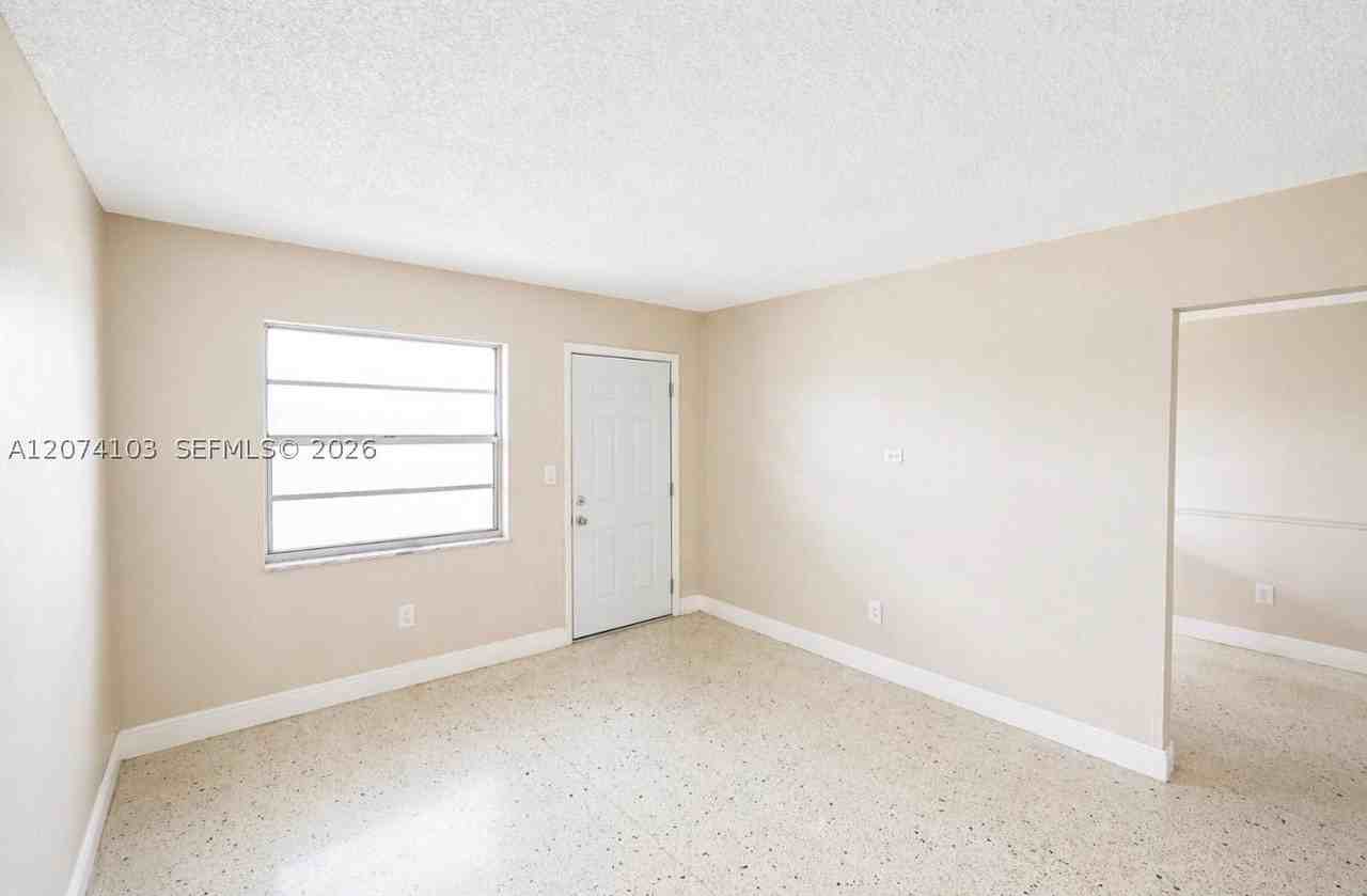 2315 W Okeechobee Rd #304 - Photo 6 of 8