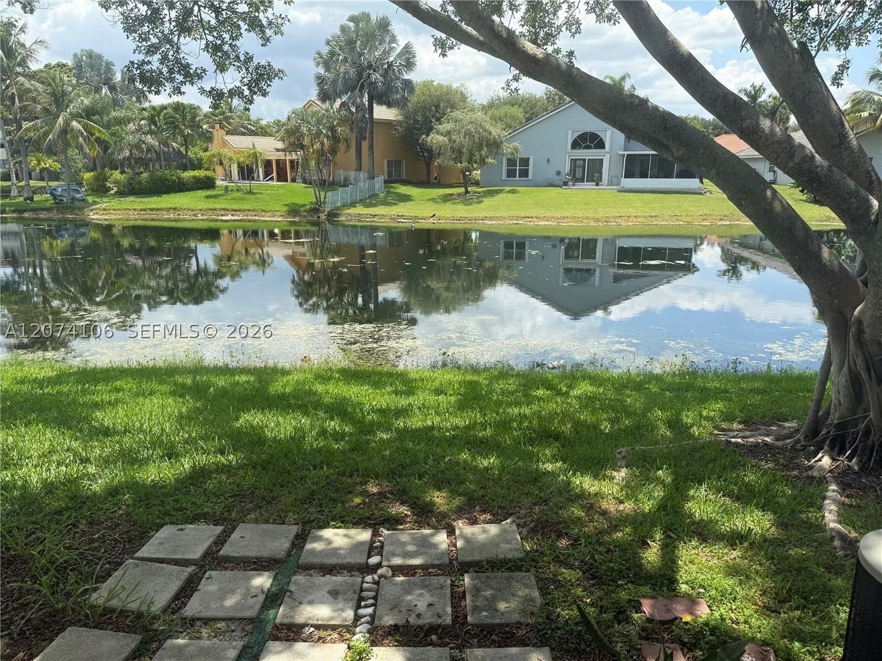 9454 Palm Cir S #9454 - Photo 2 of 23