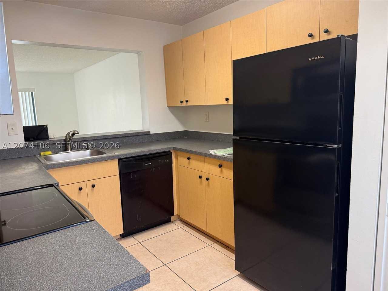9454 Palm Cir S #9454 - Photo 4 of 23