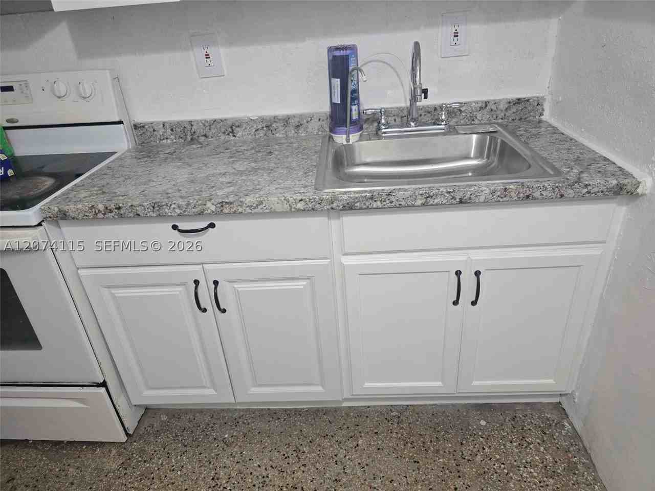 250 Sw 11th Ave #4 - Photo 6 of 7