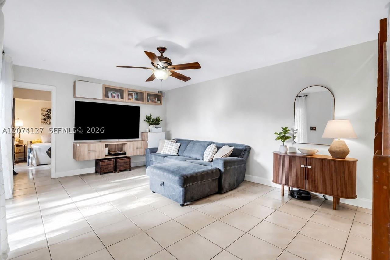 804 Sw 119th Way #804 - Photo 3 of 43