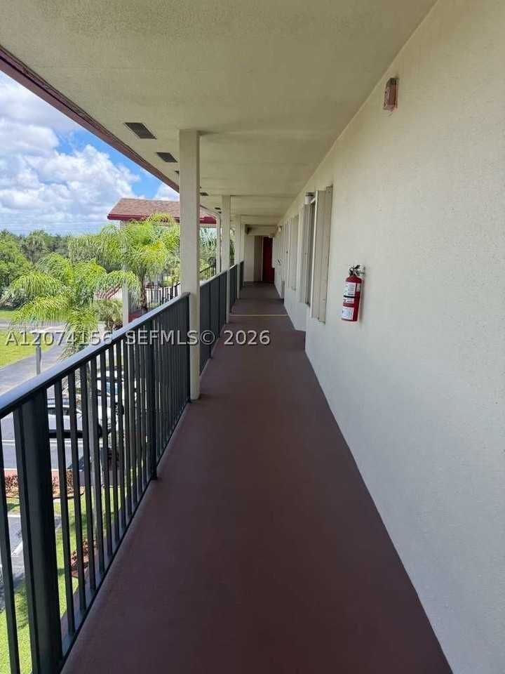 1600 Sw 127th Way #401C - Photo 5 of 30