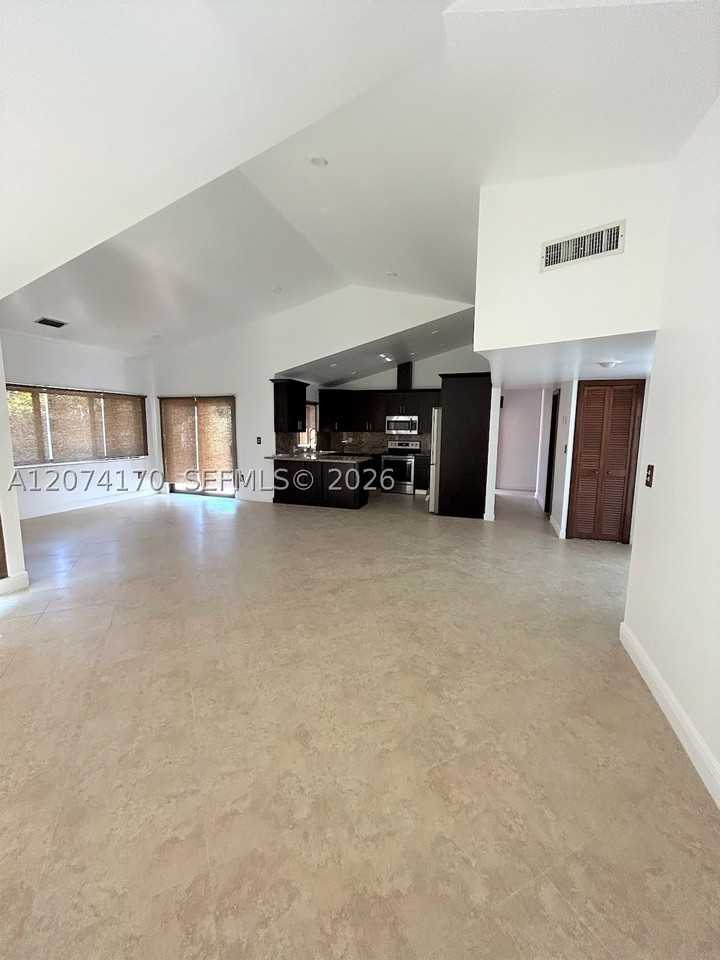 10020 Sw 91st Ter - Photo 3 of 45