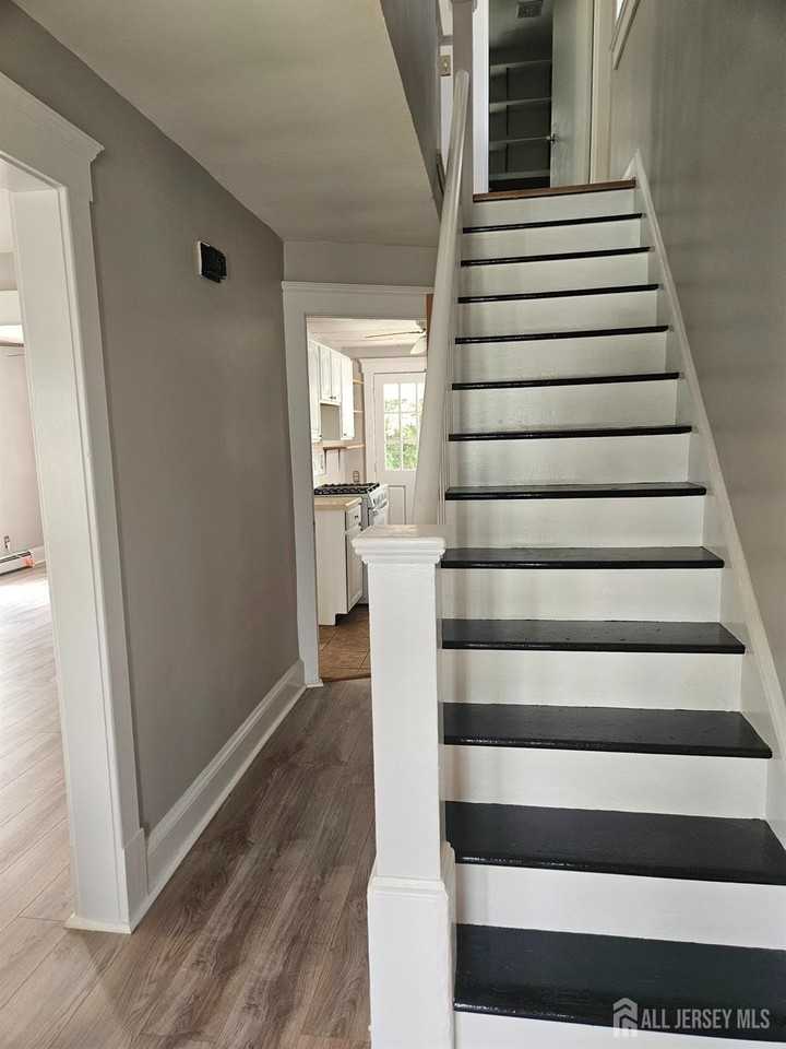 327 Berry St - Photo 2 of 8