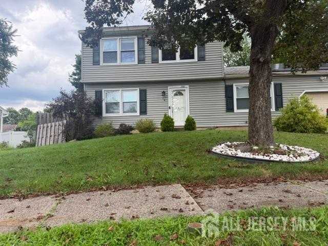 16 Wakefield Dr - Photo 3 of 26