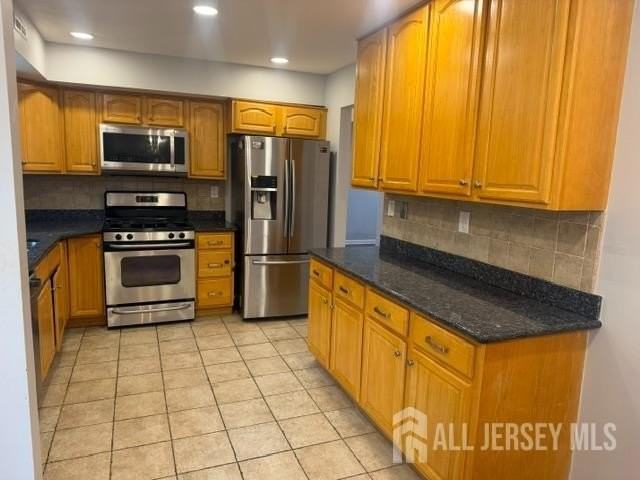 16 Wakefield Dr - Photo 5 of 26