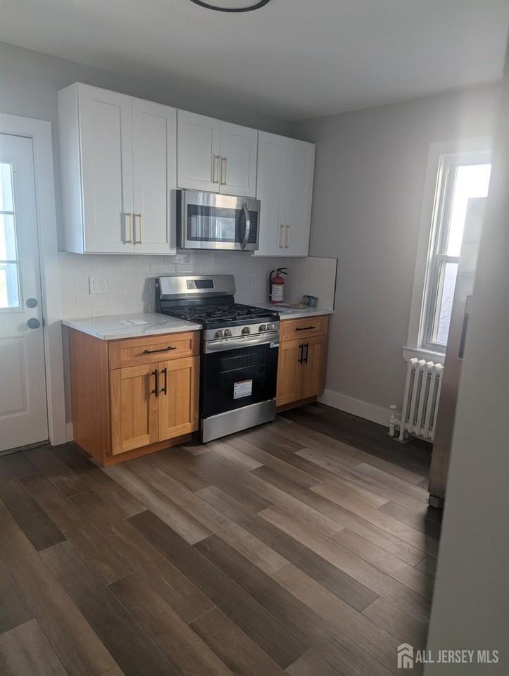 897 Port Reading Ave - Photo 3 of 11