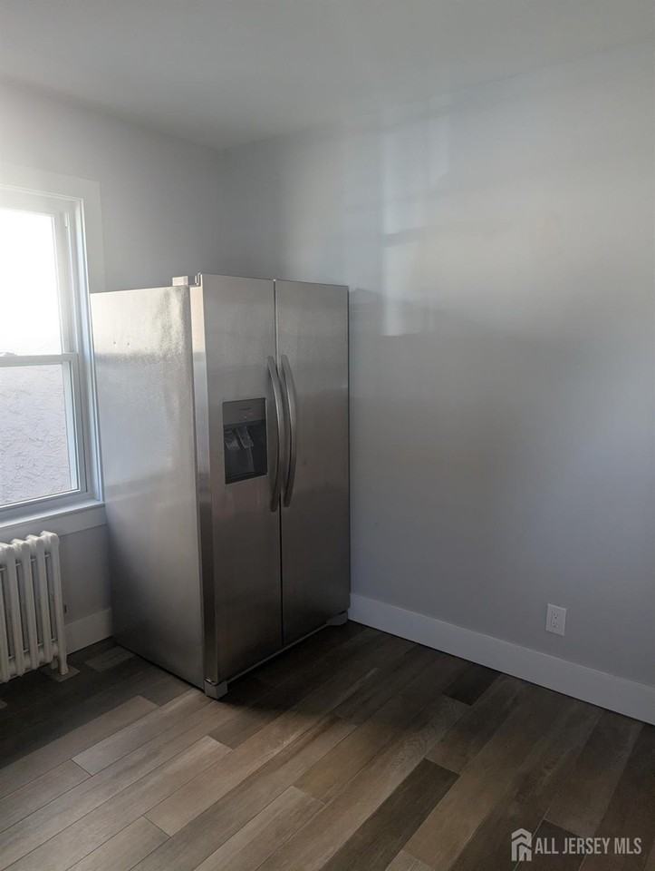 897 Port Reading Ave - Photo 5 of 11