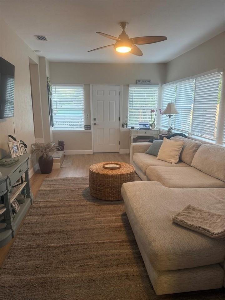 2849 Marlette St - Photo 4 of 15