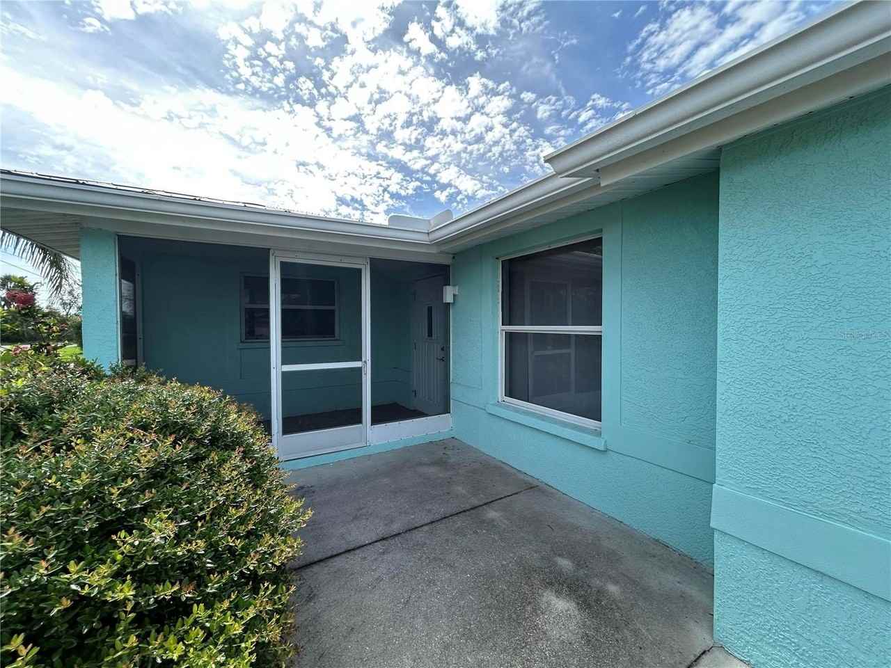 4411 Sailfish Ln - Photo 4 of 29