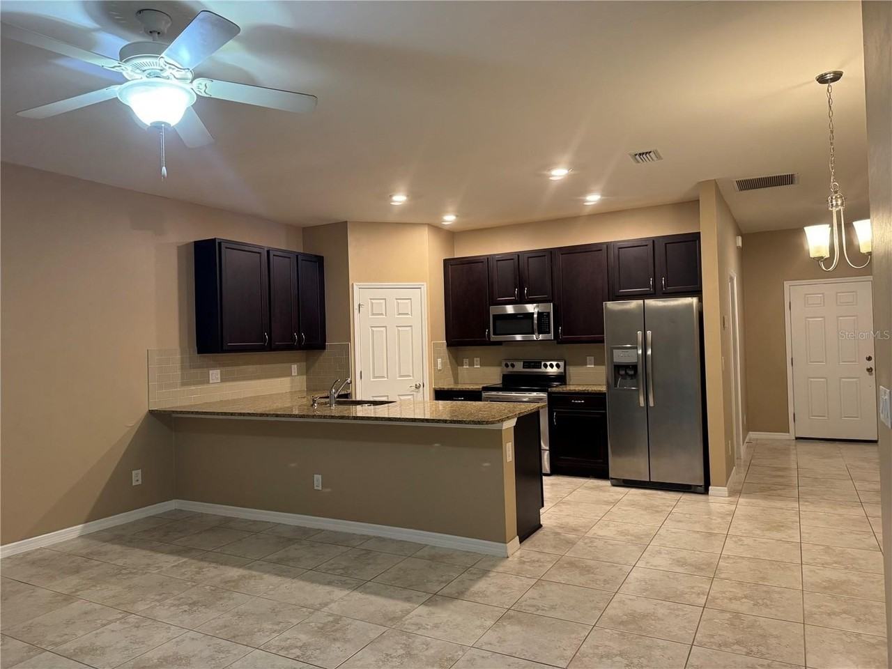 26077 Sandhill Blvd - Photo 2 of 18